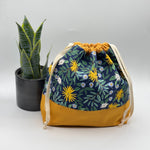 Load image into Gallery viewer, Sac à projet moyen / Medium project bag – Daisy Fields - marine

