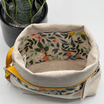 Load image into Gallery viewer, Petit sac à projet / Small project bag - ZIP - Bramble - Citrus Grove, crème
