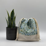 Load image into Gallery viewer, Petit sac à projet / Small project bag - Camont - Menagerie Garden - Menthe
