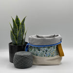 Load image into Gallery viewer, Petit sac à projet / Small project bag - ZIP - Camont - Menagerie Garden - Menthe
