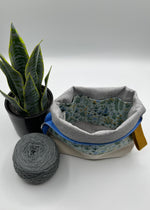 Load image into Gallery viewer, Petit sac à projet / Small project bag - ZIP - Camont - Menagerie Garden - Menthe

