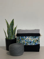 Charger l&#39;image dans la galerie, Petit sac à projet / Small project bag – Petite Garden Party - Bleu
