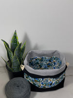 Charger l&#39;image dans la galerie, Petit sac à projet / Small project bag – Petite Garden Party - Bleu
